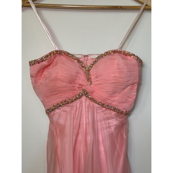 La Femme Long Pink Prom Dress with Gem Bordered Neckline and Beads Size 0 - Picture 3 of 8